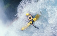 PG电子_半场仅9分攻防显疲态 詹姆斯状态回调湖人面临战术调整关键期