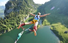 PG-蒙克短暂出场引发热议，克里斯蒂公开赞扬其卓越职业态度